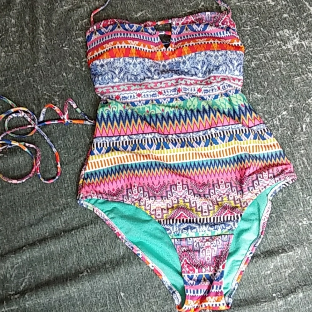 One piece swim